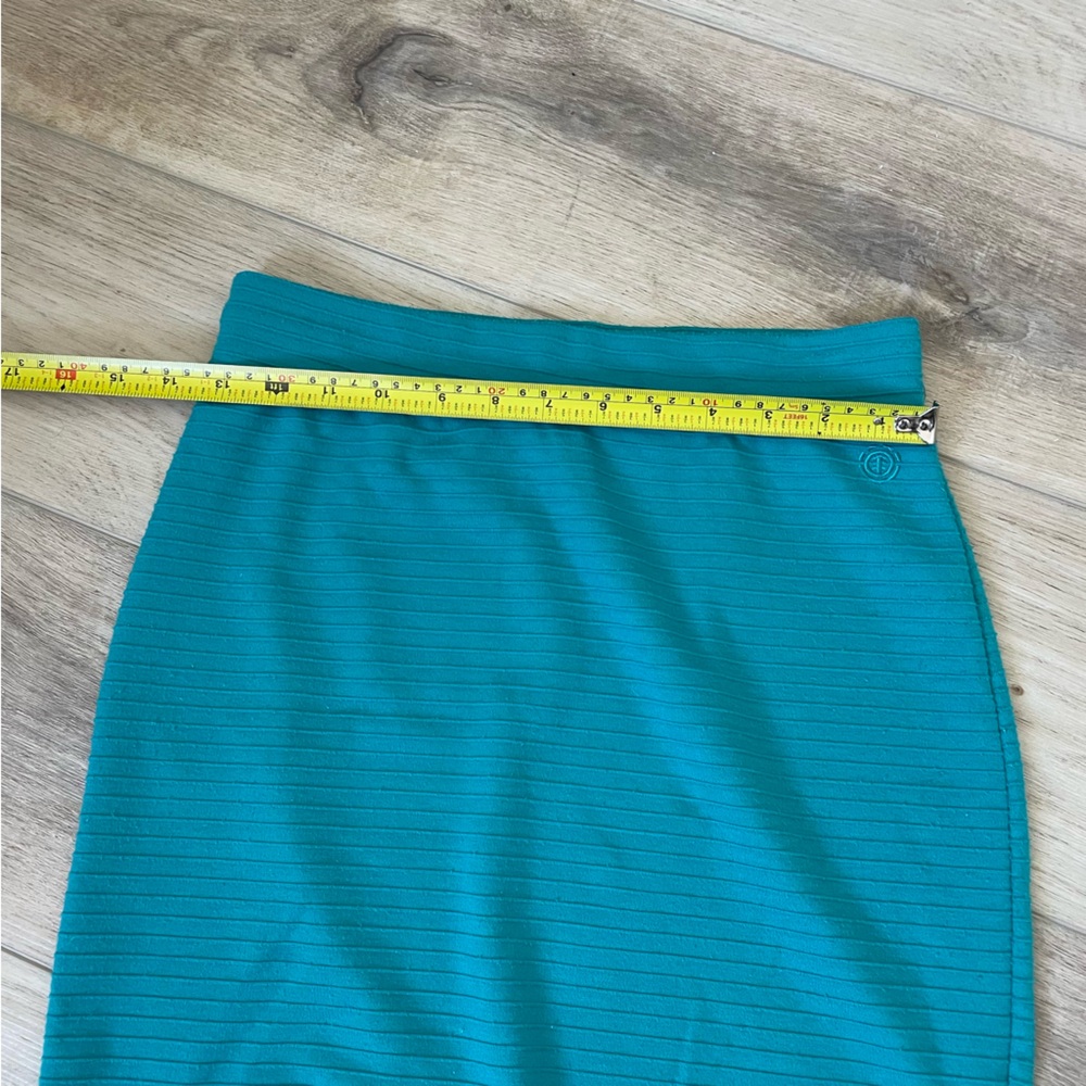 ELEMENT Mini Skirt - Picture 4 of 14